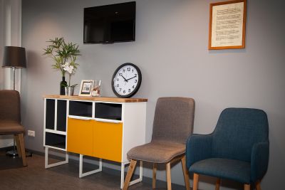Totale Aufnahme des Warteraums des Bewegungsraum, Praxis f&uuml;r Physiotherapie